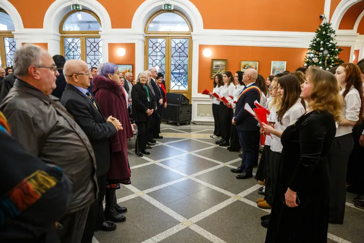 Emoții mari la Cluj-Napoca! Peste 180 de cupluri au sărbătorit Nunta de Aur și au fost premiate cu câte 1.000 de lei de Primărie