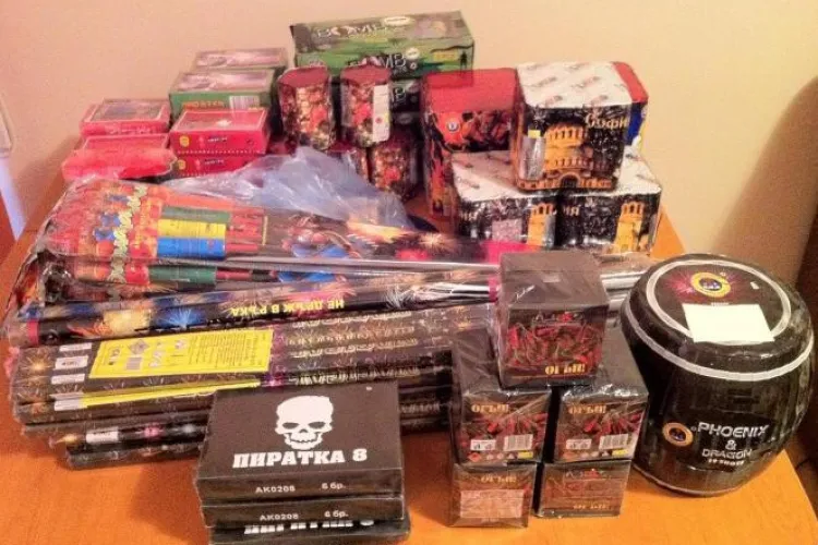 Lovitură dată comerțului ilegal chiar înainte de Revelion! Polițiștii din Cluj au confiscat o cantitate uriașă de articole pirotehnice