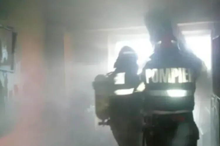 Tragedie fără margini! Un minor a ars într-un incendiu îngrozitor izbucnit într-o locuință. Pompierii nu l-au putut salva 