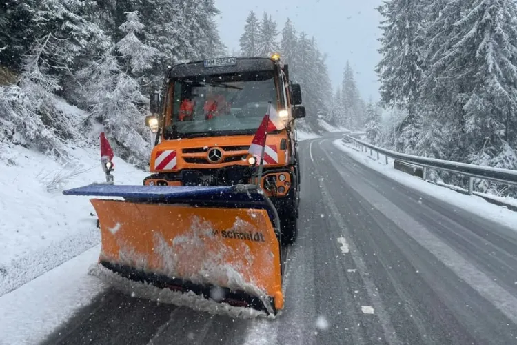 Cod portocaliu de vreme extremă la Cluj! Zăpadă de până la 15 cm, polei și vânt puternic până sâmbătă seara: Autoritățile recomandă mare prudență!