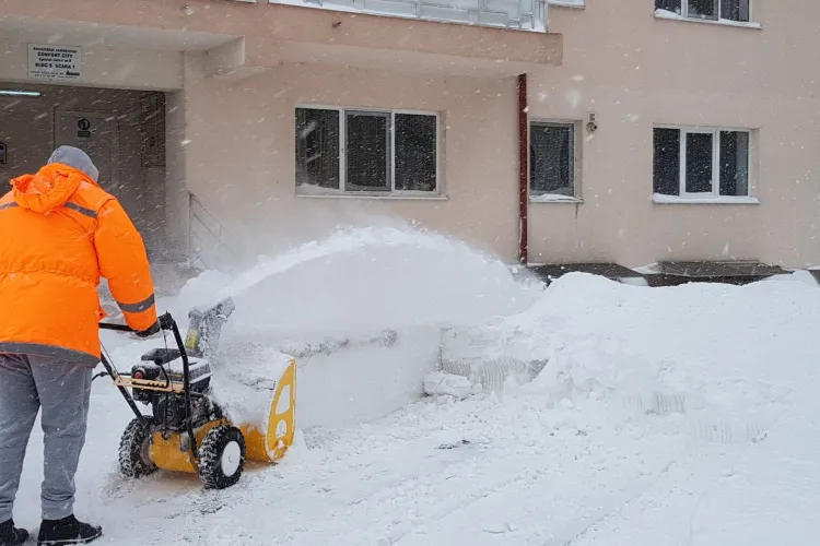 Un oraș din Transilvania cere locuitorilor să lupte cot la cot cu nămeții: Primăria cheamă cetățenii și firmele să ajute la deszăpezire 