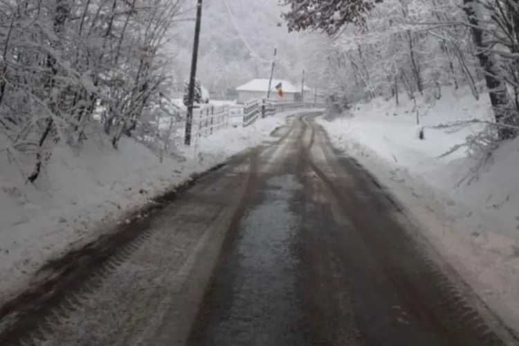 Consiliul Județean Cluj anunță acțiuni intensive de deszăpezire pentru siguranța circulației pe drumurile județene. Ce recomandă autoritățile