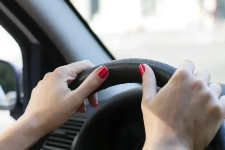 O intersecție din Cluj-Napoca a devenit un adevărat coșmar pentru șoferi! Traficul, blocat în fiecare dimineață: „E nevoie de echipaj”