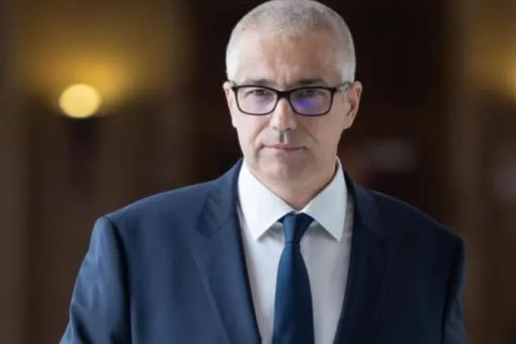 Ministrul Justiției, Radu Marinescu, acuzat că a plagiat peste jumătate din teza de doctorat 