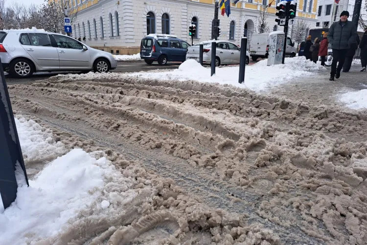 Clujenii își varsă năduful pe primarul Boc: „E ca pe vremea lui Ceaușescu, nu se face nimic!”. Mai avem două luni de iarnă, dar oamenii își pierd răbdarea