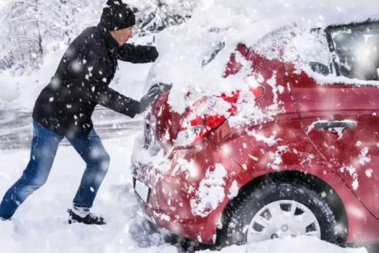 „Revolta” clujenilor de pe o stradă din Cluj-Napoca! Nu a intrat niciun utilaj de deszăpezire: „Suntem complet ignorați”