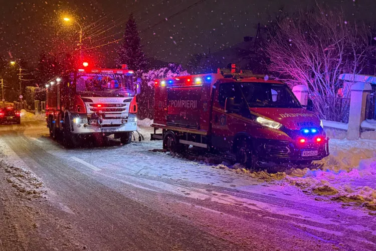 Două persoane intoxicate cu fum în incendiul din blocul de pe strada Republicii din Cluj. 6 persoane evacuate de pompieri, 10 autoevacuate/O pisică a murit