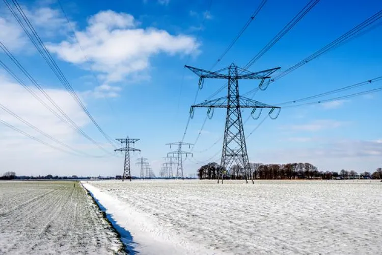 Gerul și ninsorile pun presiune pe sistemul energetic. Care este riscul unui blackout ca în Spania? Mesajul ministrului Ivan