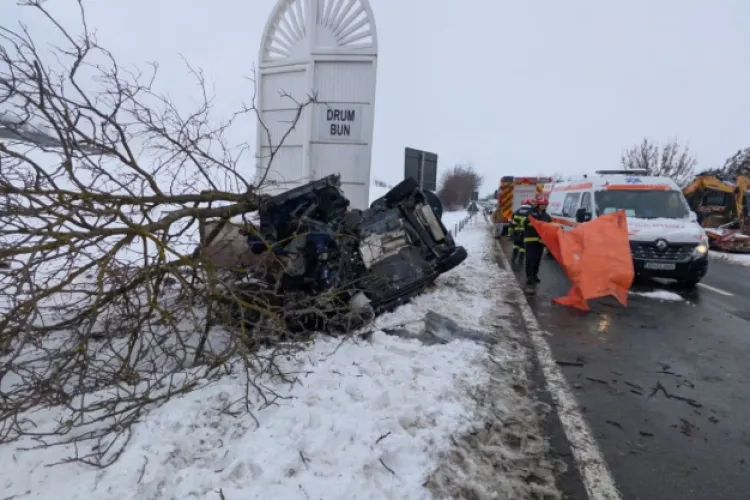 Tragedie la limita dintre două județe din Ardeal! Un bărbat de 50 de ani a murit, după ce s-a răsturnat cu mașina