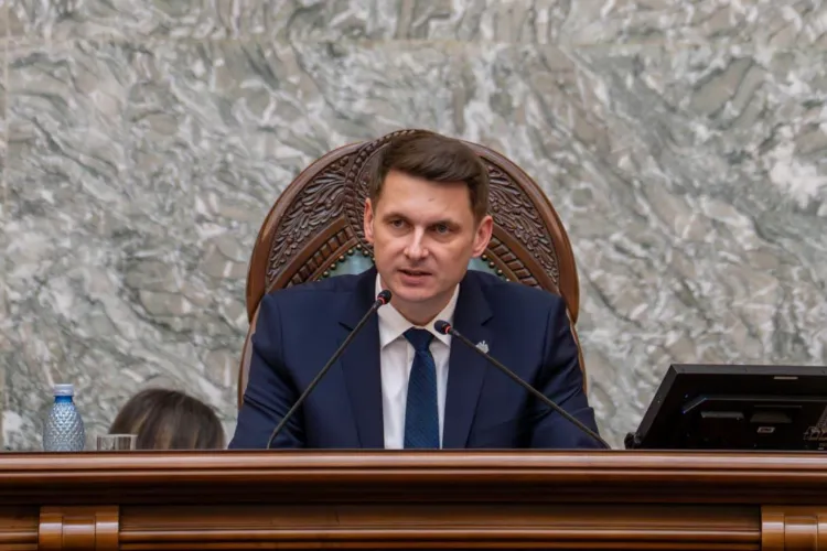 Clujeanul din fruntea Senatului face apel la responsabilitate de la vârful statului: Mircea Abrudean avertizează că fracturile interne slăbesc România