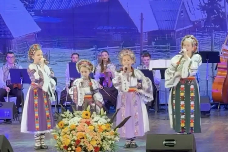 VIDEO. CTP Cluj-Napoca transformă trecerea dintre ani într-un festival folcloric impresionant: Dans, muzică și voie bună pentru clujeni!