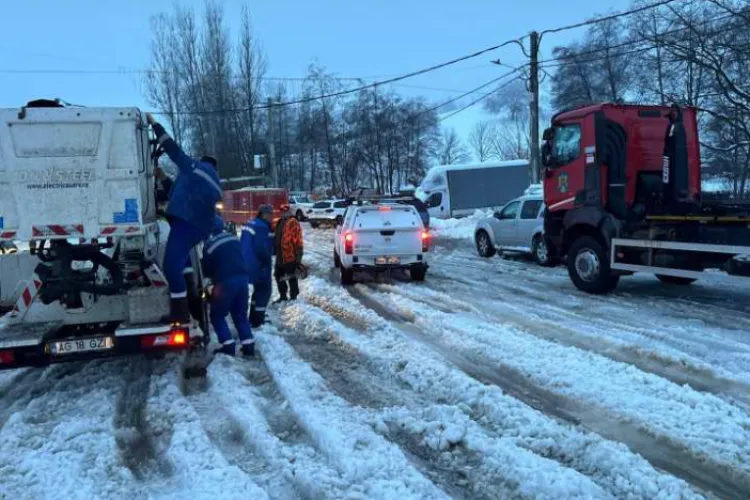 Mobilizare istorică în Munții Apuseni! Peste 200 de electricieni au fost trimiși să repare avariile provocate de ninsori