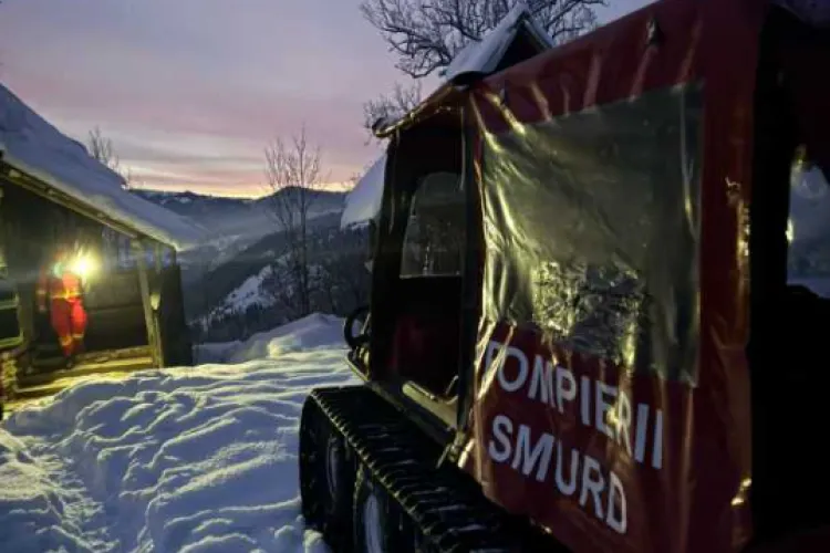 Intervenție extremă în Apuseni! Pompierii au transportat la spital un pacient cu picior amputat cu o autoșenilată