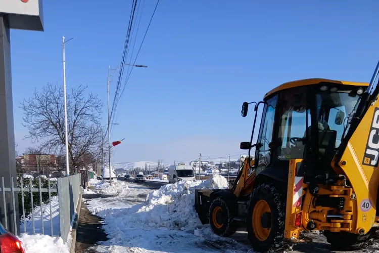 Primăria Apahida intră din nou în acțiune! Zăpada de pe străzi și trotuare va fi ridicată rapid, dar locuitorii trebuie să lase căile libere pentru utilaje