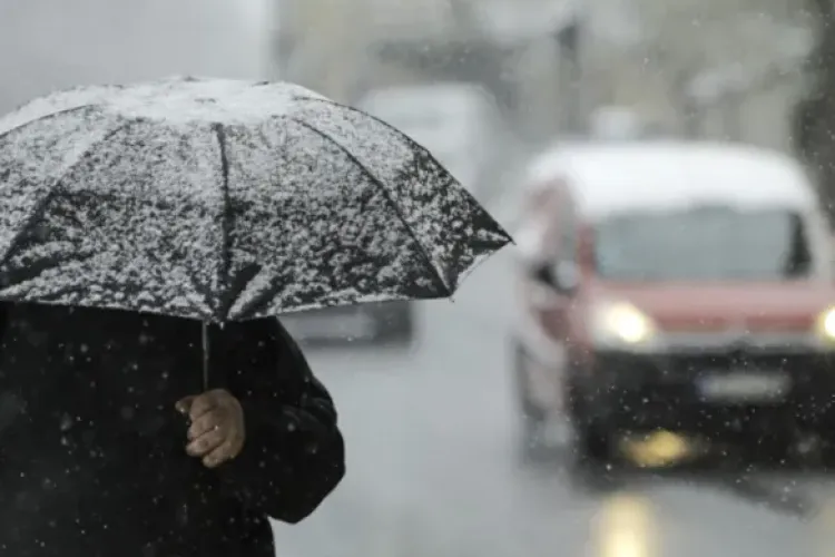 Clujul rămâne sub cod portocaliu de vreme severă. Meteorologii au anunțat rafale de până la 130 km/h 