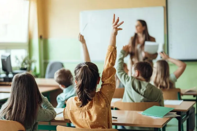 Calendarul școlar 2025–2026: când se întorc elevii la școală și ce vacanțe urmează