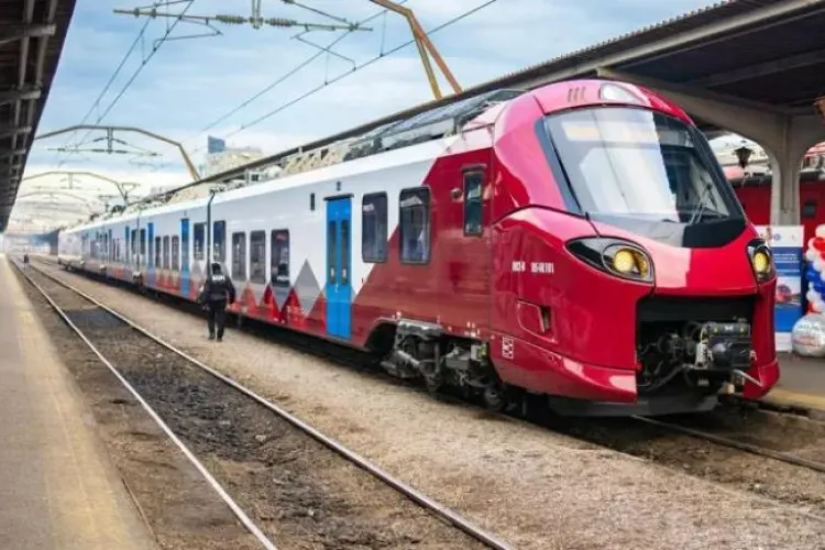Primăria Cluj-Napoca nu a găsit pe nimeni care să-i vândă garnituri de tren pentru trenul metropolitan