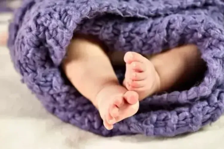 Un părinte din Cluj-Napoca se teme pentru viața bebelușului din cauza unui obicei dăunător: „Sănătatea lui este grav pusă în pericol”