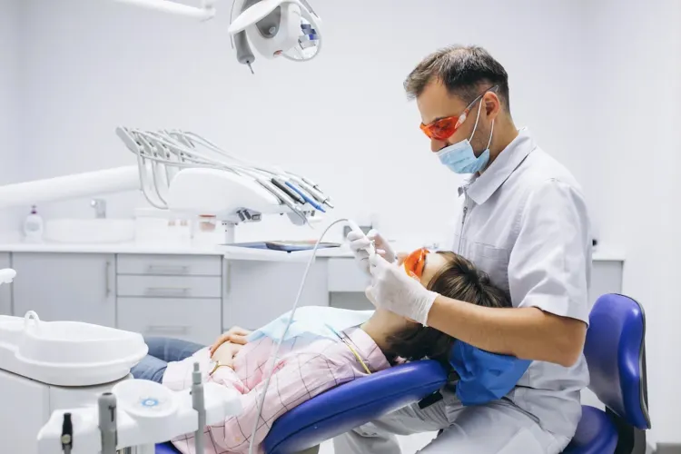 Ministerul Sănătății ar putea finanța tratamente stomatologice în spitalele publice! AP-STOMA promite servicii dentare complexe pentru toți