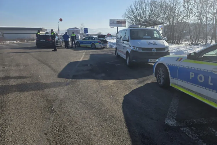Patru șoferi au confundat mașina cu avionul și „zburau” pe șoselele Clujului: Polițiștii i-au lăsat fără permis și au mai amendat alți 40 pentru viteză 