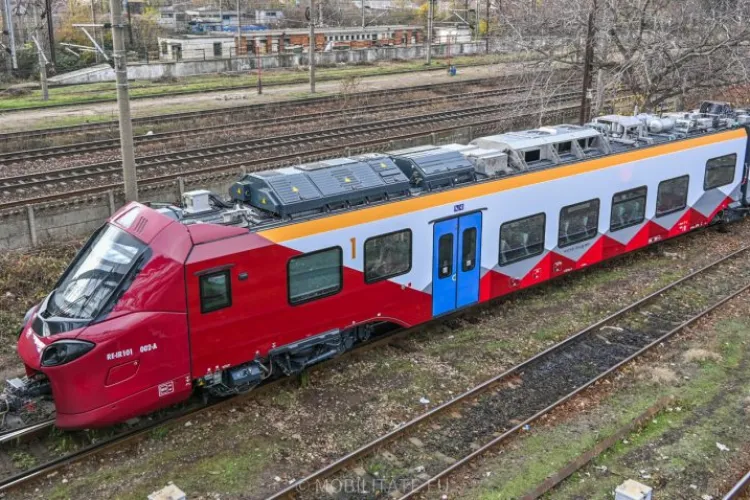 Când mergem cu trenul pe ruta Cluj-Oradea? Unele tronsoane sunt realizate doar 15-25%, deși au termen de finalizare în mai anul viitor