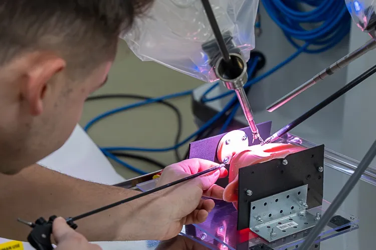 Premieră în România la Cluj! UMF lansează primul curs de chirurgie robotică urologică, pregătind medicii pentru operații de top