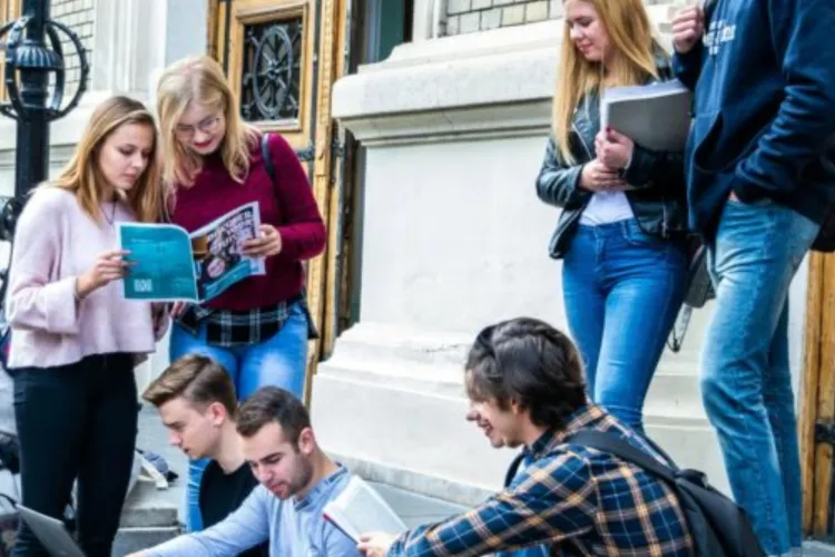 UBB Cluj, lider național în sprijinul financiar al studenților: Taxe accesibile pentru toți și burse consistente, dar și cazare ieftină