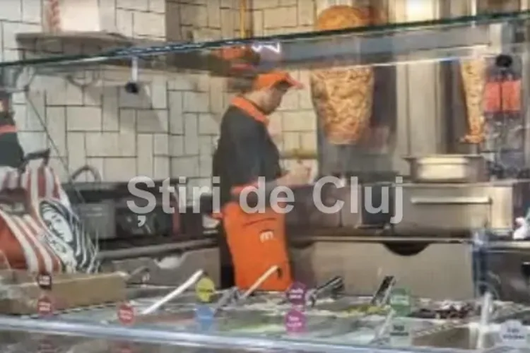 DSV Cluj ia măsuri după scandalul cu soluția misterioasă de la o shaormerie din Cluj-Napoca. Ce nereguli au găsit inspectorii și ce amendă au dat