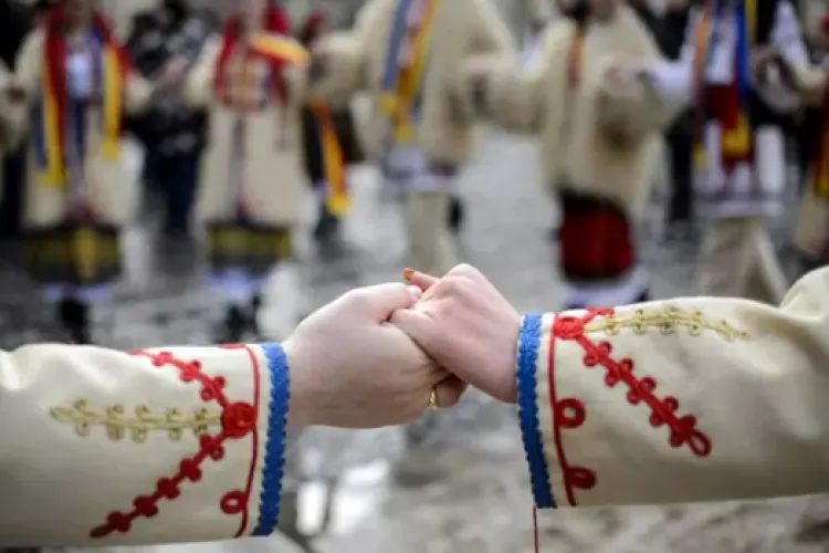 „Hai să dăm mână cu mână”! Mica Unire, sărbătorită la Cluj-Napoca prin concerte, dans și regal folcloric. Programul zilei de 24 ianuarie 