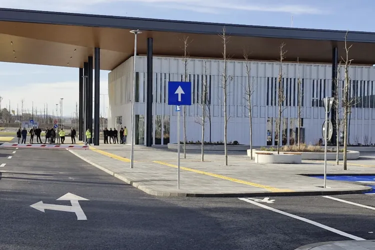 Peste 30.000 de mașini deja la Park & Ride Cluj! Cel mai mare parking public lângă aeroport oferă și transport gratuit în oraș