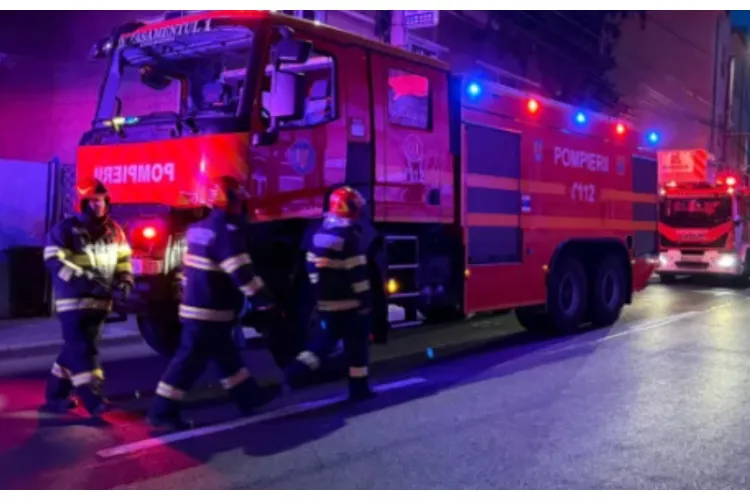 Momente de panică într-o localitate din Cluj! Un incendiu a cuprins o bucătărie de vară. Ce au găsit pompierii la fața locului 