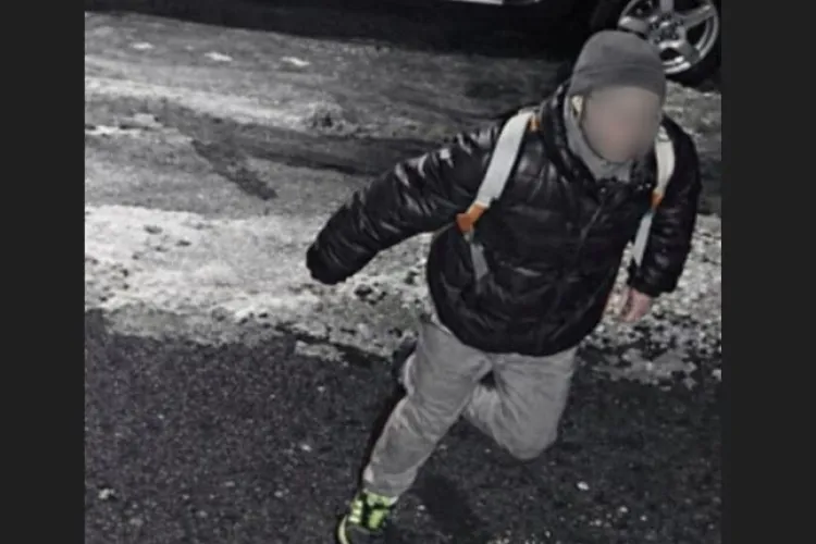 Bărbat căutat pentru vandalizarea mai multor mașini în Cluj-Napoca. Poliția a demarat cercetări