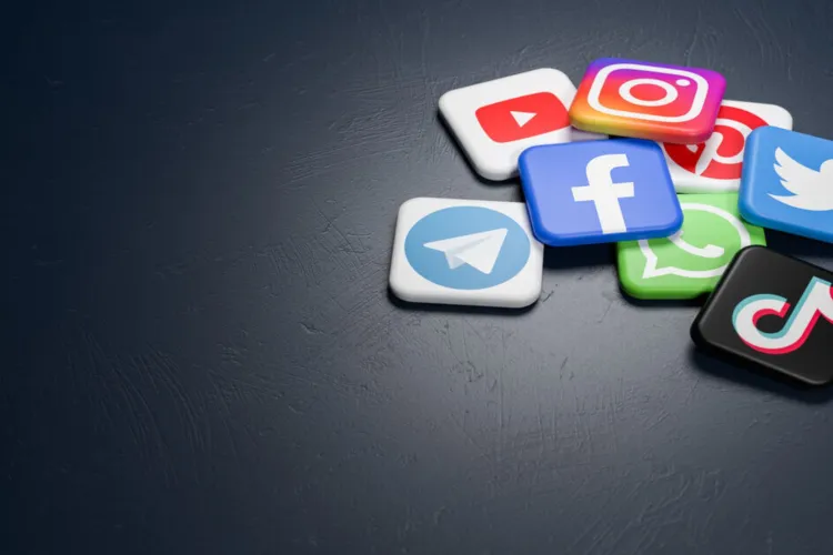 Se clatină imperiul Meta? De ce tot mai mulți utilizatori vor să renunțe la Facebook și Instagram și ce alternative apar în Europa