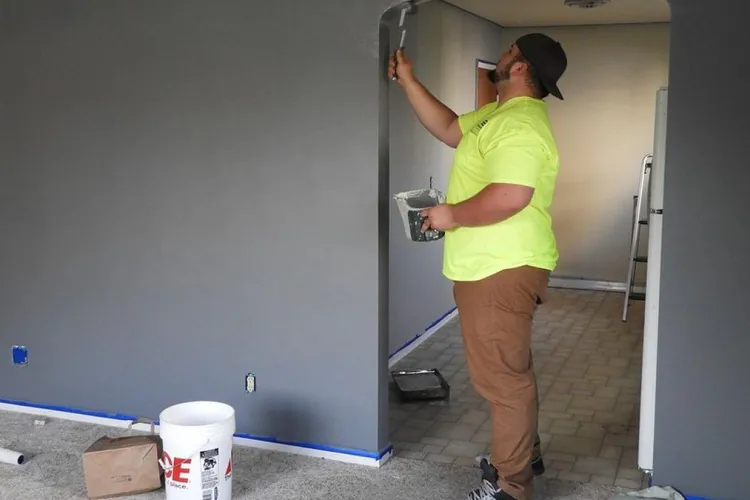 Clujenii care își renovează apartamentele de capul lor intră în atenția Poliției Locale. Vecinii nemulțumiți sunt rugați să facă plângeri