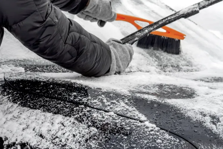 Război între vecini în Cluj-Napoca! Ridicatul ștergătoarelor provoacă certuri între vecini: Situația parcărilor în Cluj devine tot mai tensionată