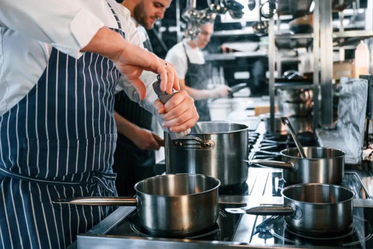 Controale la sânge în restaurante și hoteluri din Cluj: Ce a descoperit ITM Cluj în controalele care au zguduit recent HoReCa 