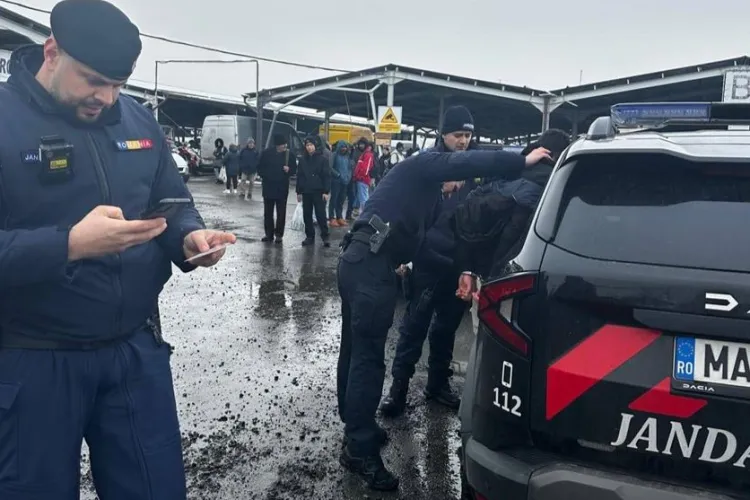Hoț cu tupeu maxim în Piața OSER din Cluj. A furat de față cu jandarmii și a încercat să fugă în momentul legitimării FOTO