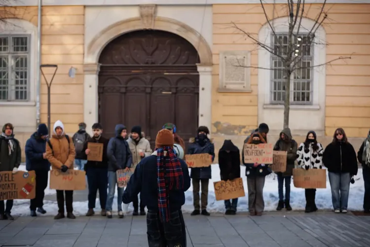Studenții ies în stradă! ANOSR se alătură protestului din educație: Burse tăiate, transport limitat și taxe tot mai mari