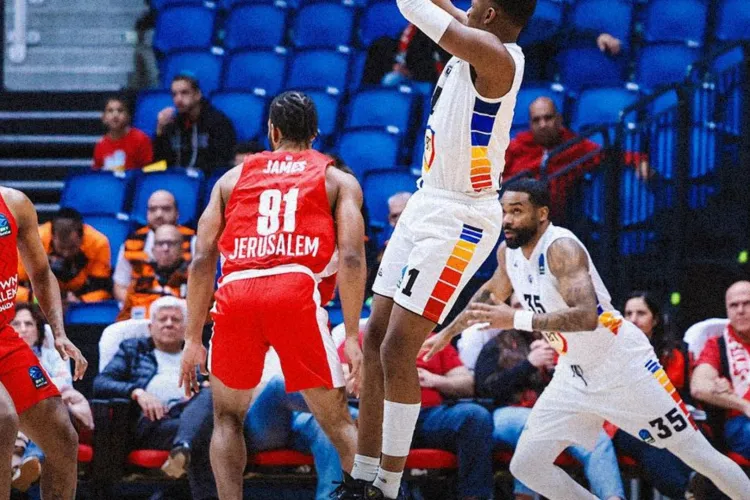 U-BT Cluj arată forță mentală la Ierusalim, revine uimitor de la -23 de puncte, dar cedează în prelungiri în fața lui Hapoel. Următorul meci, acasă