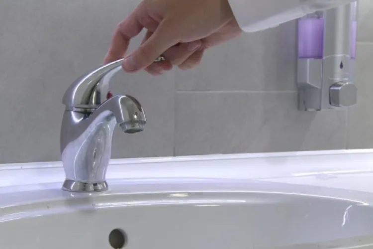 Mii de clujeni lăsați din nou fără apă de Compania de Apă Someș. Care este acum motivul pentru care robinele „seacă” iarăși la Cluj