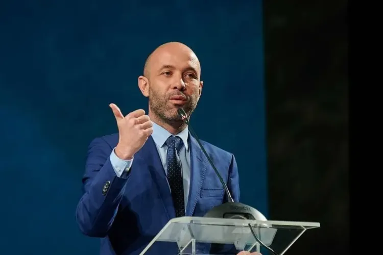 VIDEO. Sabin Sărmaș îi cere demisia lui Emil Boc și anunță că va câștiga alegerile din 2028: „Trebuie să plece și să lase în interimat un viceprimar”