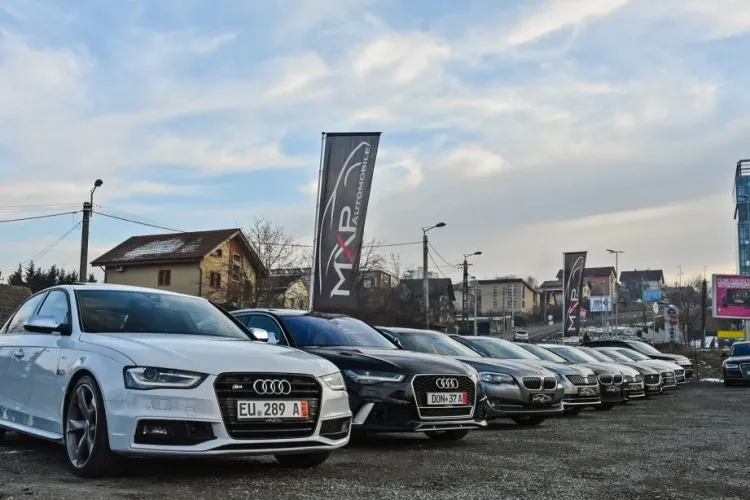 Gest formidabil al unui primar! Înainte să se pensioneze, a decis să le cumpere angajaților câte o mașină nouă: „Mi-au fost alături și la bine și la greu”