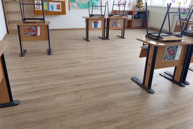O școală din Cluj a fost reabilitată după ani de probleme! Cu fonduri de sute de mii de lei de la elevii au acum căldură, siguranță și confort