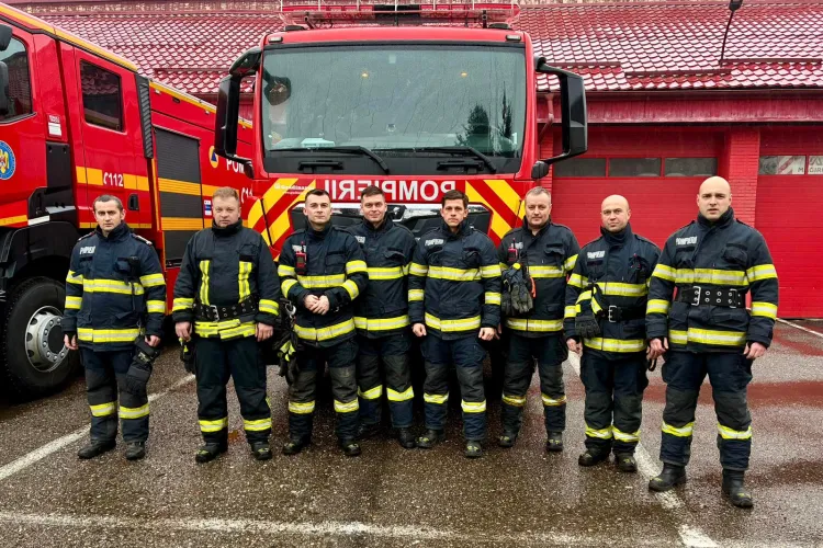 Eroi din Cluj! Curaj extrem pe ger: doi pompieri au înotat prin gheață pentru a aduce un bărbat la mal: „Felicitări tuturor pentru dedicare”