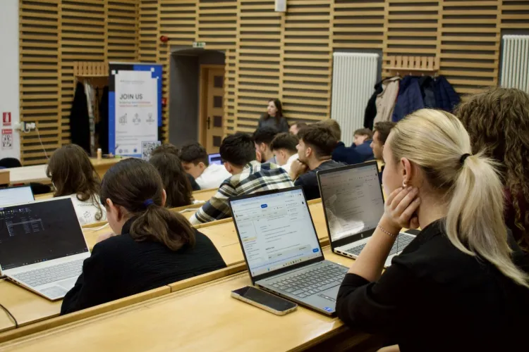 Oportunitate uriașă pentru studenții clujeni: UTCN devine partener Google și deschide accesul la certificări, hackathoane și proiecte incredibile