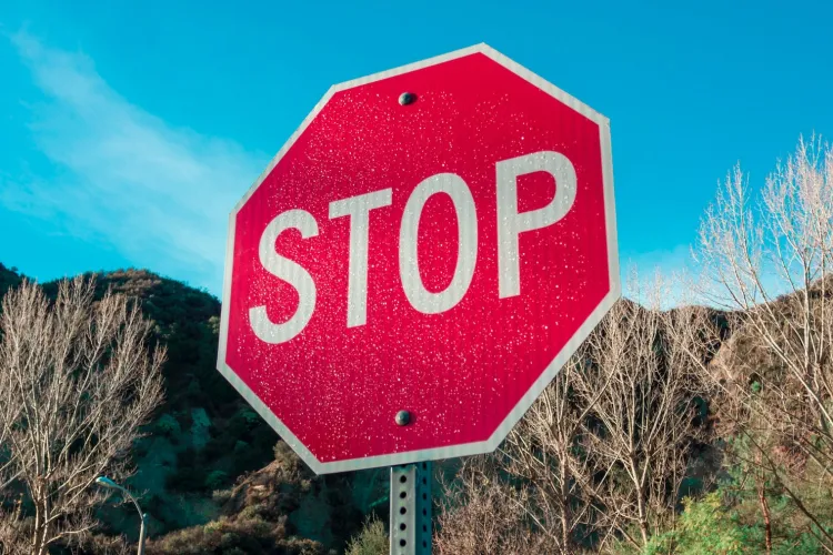 Atenție șoferi! Prioritatea pe o stradă din Cluj se schimbă astăzi: Cine trebuie să oprească și cine poate trece primul