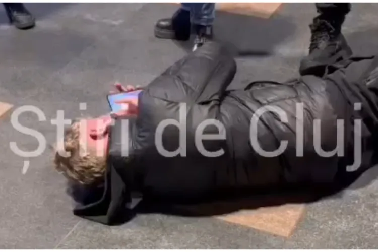 Minorul de 14 ani, vinovat pentru bătaia de la Iulius Mall Cluj, arestat la domiciliu pentru 30 de zile 