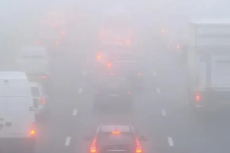 Alertă meteo de dimineață!  Clujul, acoperit de ceață densă! Șoferii, în mare pericol