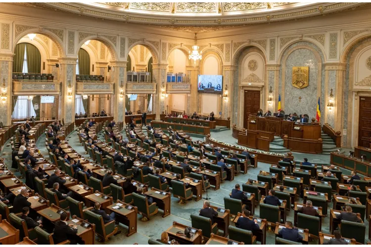 Senatorii, luați în vizor din 2026! Cei care nu vin la muncă vor fi sancționați drastic la buzunare 