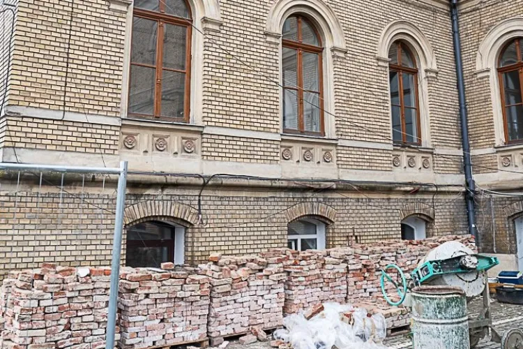 Lucrările la clădirea Anatomia din Cluj continuă fără oprire: UMF anunță noi etape de modernizare la simbolul medicinei